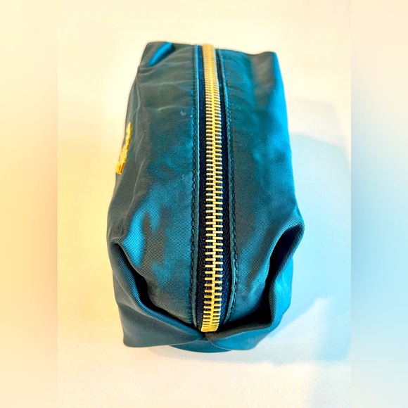 👝 PRADA Makeup Bag_Authentic 👝 - Picture 5 of 15